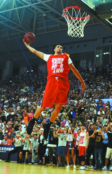 仅让球迷大 仅让球迷大