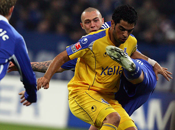 他显然更看 他显然更看