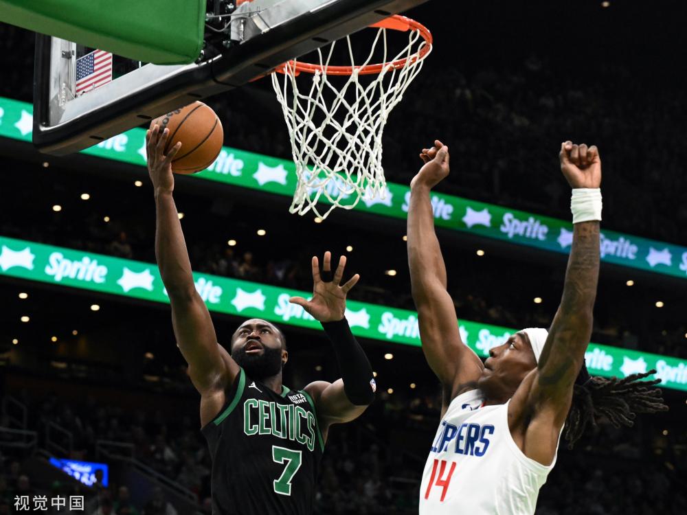 圣诞温馨时刻：德里克·罗斯家庭合影曝光（德里克·罗斯一家圣诞合影温情亮相）